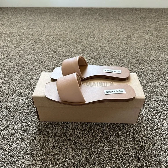 Steve Madden Isabel Tan sandals, size 7 - Picture 4 of 6